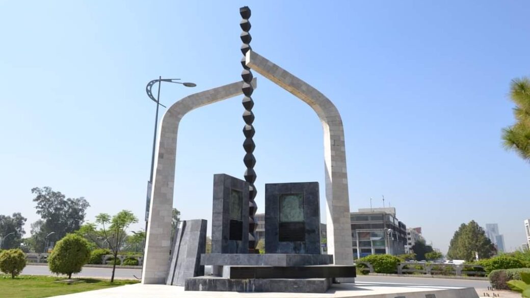 Eminescu – Romania’s Cultural Ambassador and The Story Of His Monument In Pakistan